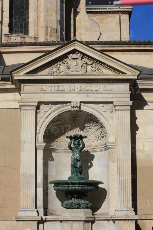 Fontaine Rue Charlemagne, Paris
