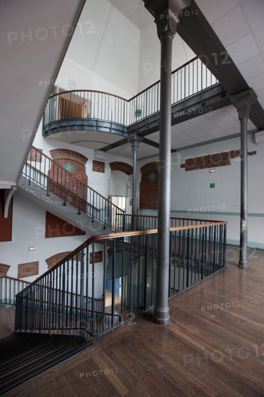 Lycée Voltaire, Paris