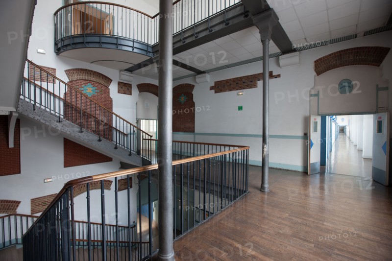 Lycée Voltaire, Paris