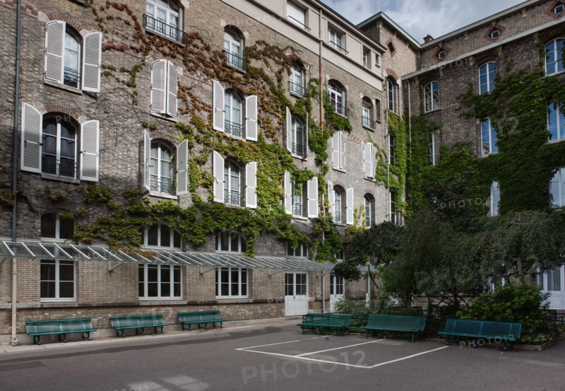 Lycée Victor Hugo, Paris