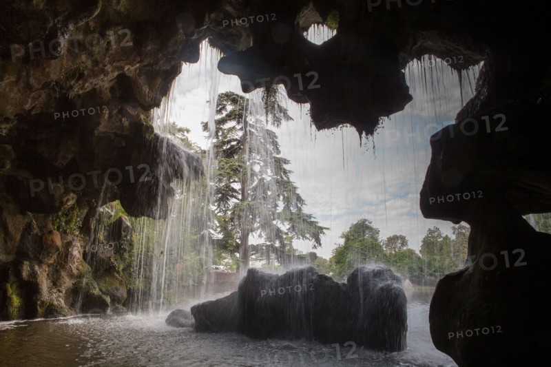 Bois De Boulogne, La Grande Cascade