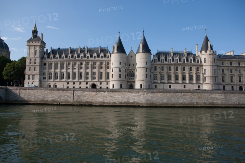 Quai de l'Horloge, The Conciergerie