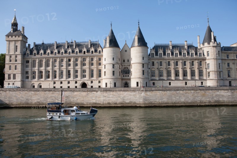 Quai de l'Horloge, Conciergerie