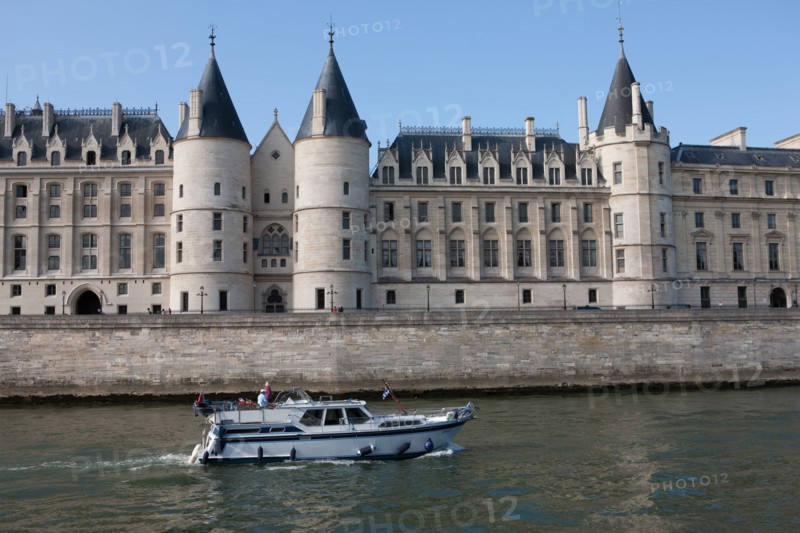 Quai de l'Horloge, Conciergerie