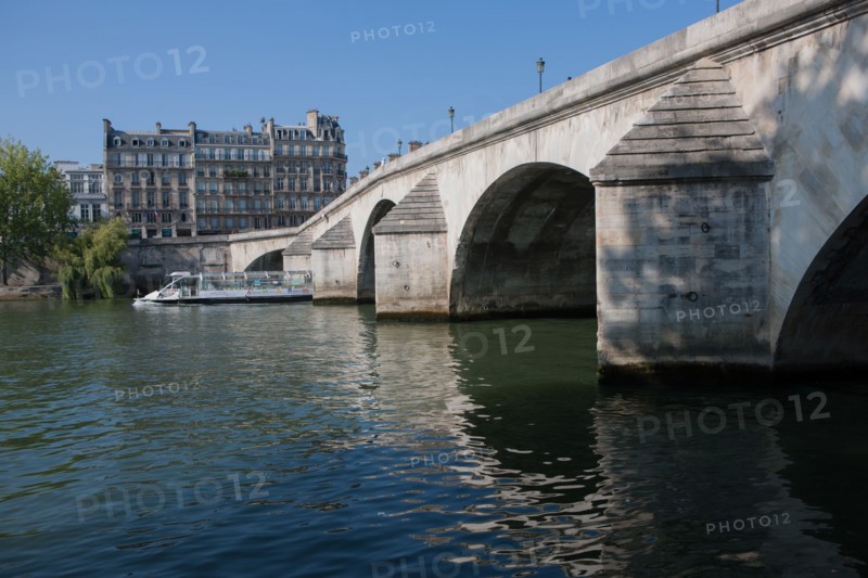 Quai Francois Mitterrand (Quai Des Tuileries), Pont du Carrousel