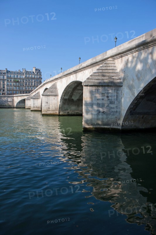 Quai Francois Mitterrand (Quai Des Tuileries), Pont du Carrousel