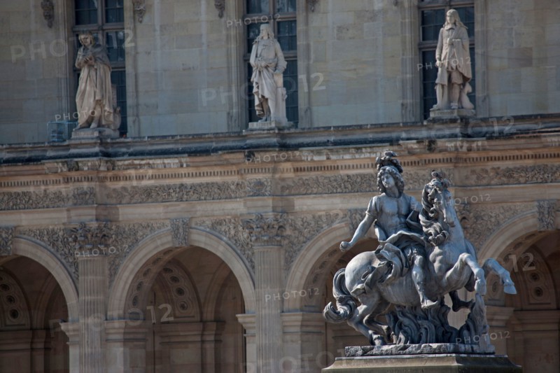 Louvre, Place Dela Pyramide