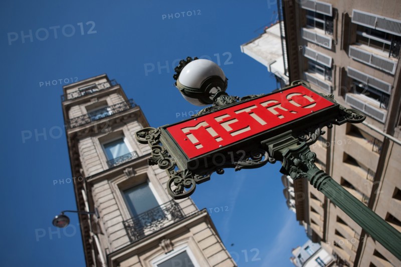 Rue La Fayette, Métro Chaussee D'Antin