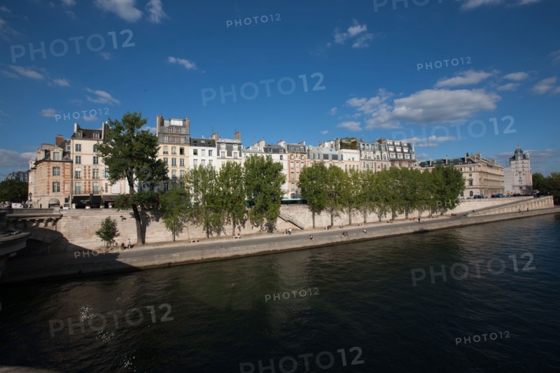 Ile de la Cité, Quai Des Orfevres Depuis Le Quai Des Grands Augustins