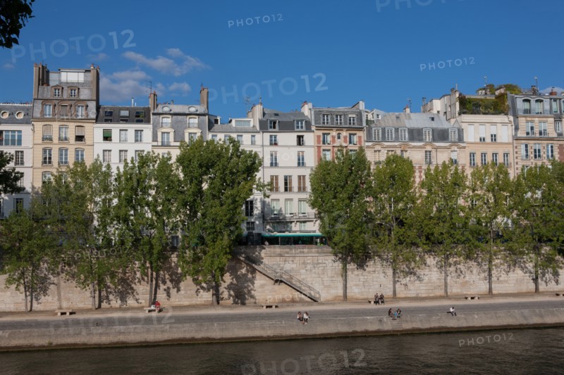 Ile de la Cité, Quai Des Orfevres Depuis Le Quai Des Grands Augustins