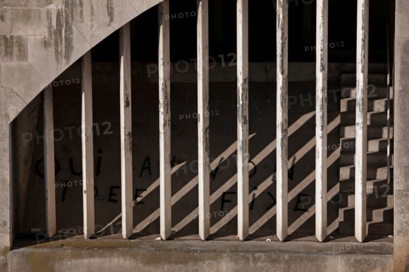 Ile de la Cité, Jeux D'Ombres Sous Le Petit Pont