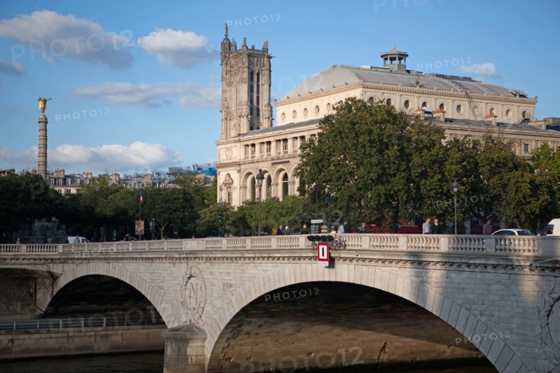 Ile Saint Louis, vue sur le quai De Gesvres