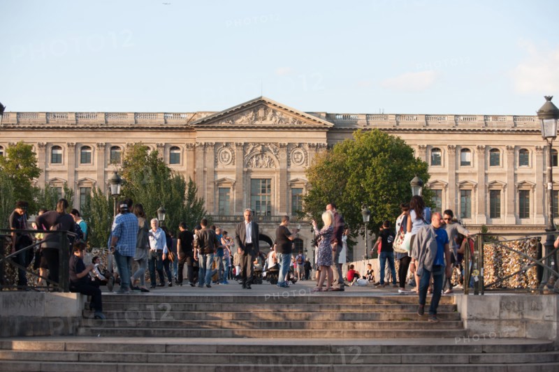 Pont Des Arts, Musée du Louvre