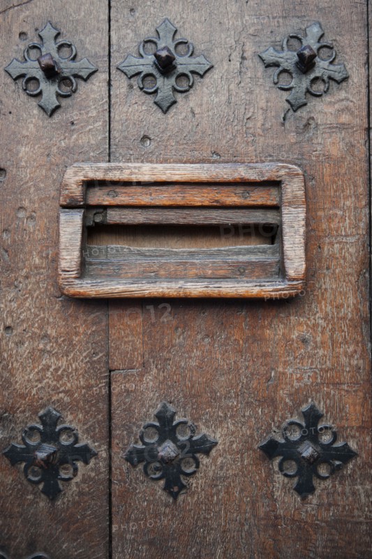 Rue Saint Jacques, Porte EtBois Et Boite A Lettres