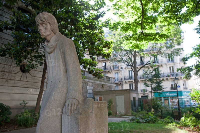 Rue Des Ecoles,Square Paul Langevin
