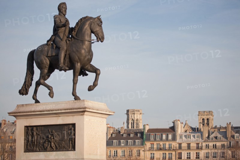 Pont Neuf, Statue d'Henri IV