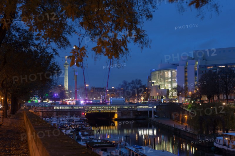 Place De La Bastille, Bassin de l'Arsenal