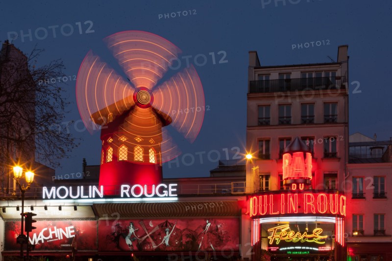 Place Blanche, Moulin Rouge