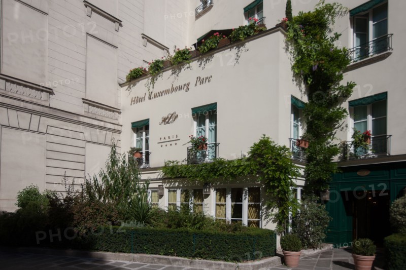 Rue De Vaugirard, Hôtel LuxembourgParc