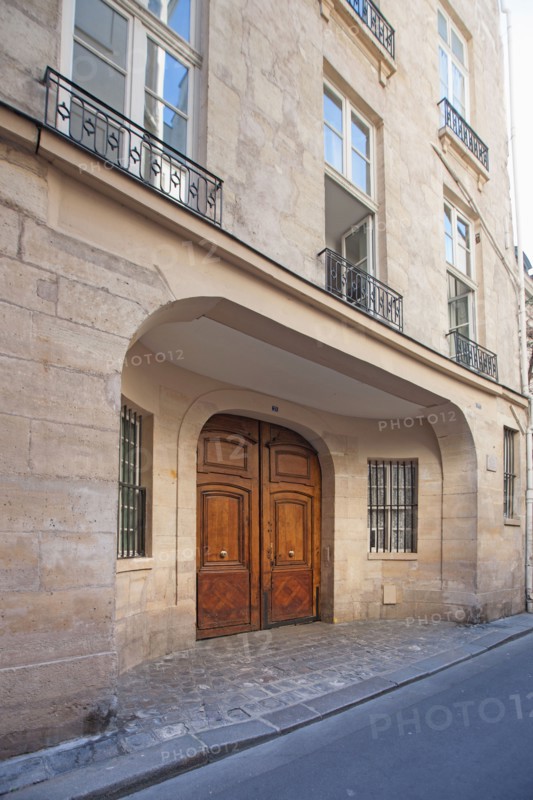 21 rue Visconti, La (Fausse Mort De Racine) Portail
