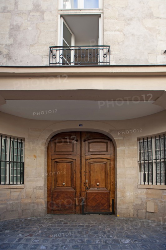 21 rue Visconti, La (Fausse Mort De Racine) Portail