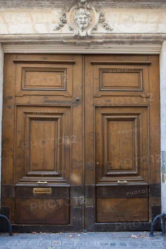 4 rue Ferou, Porte en bois