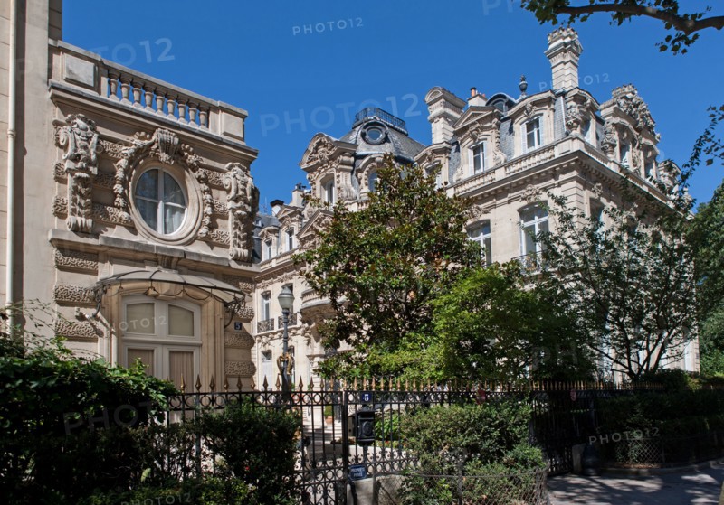 Building in the 8th arr. of Paris