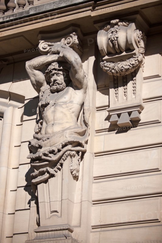 8e Arrondissement, 4 avenue Hoche
