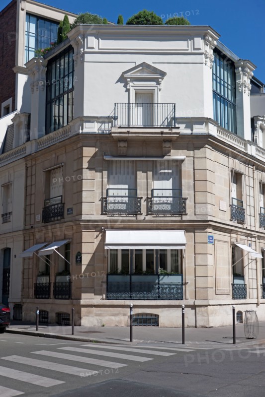 2 rue Fortuny, Angle Avec La Ru De Prony