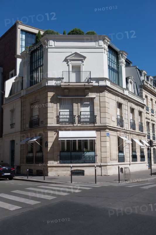2 rue Fortuny, Angle Avec La Ru De Prony