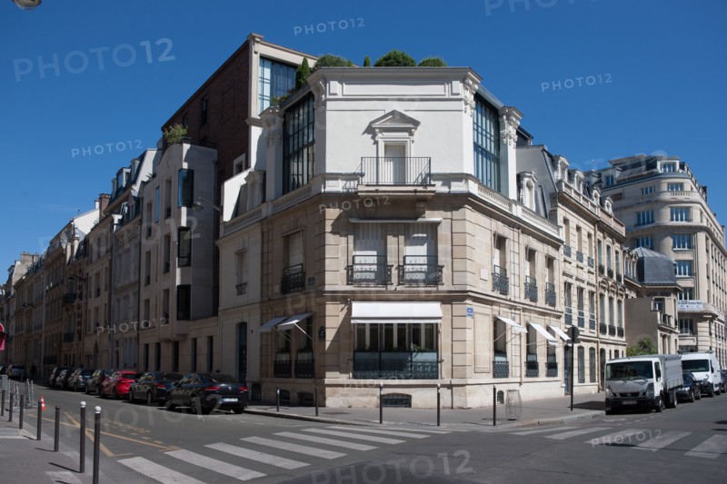 2 rue Fortuny, Angle Avec La Ru De Prony