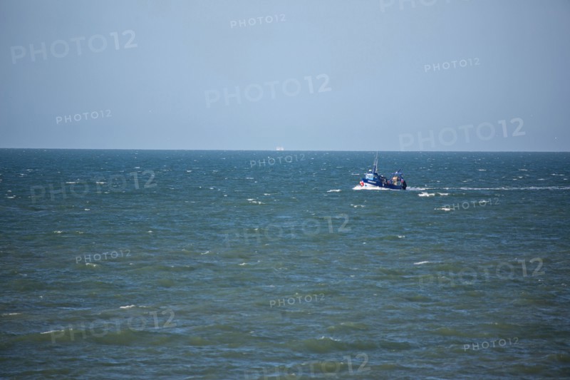Chalutier de retour de pêche à Cabourg