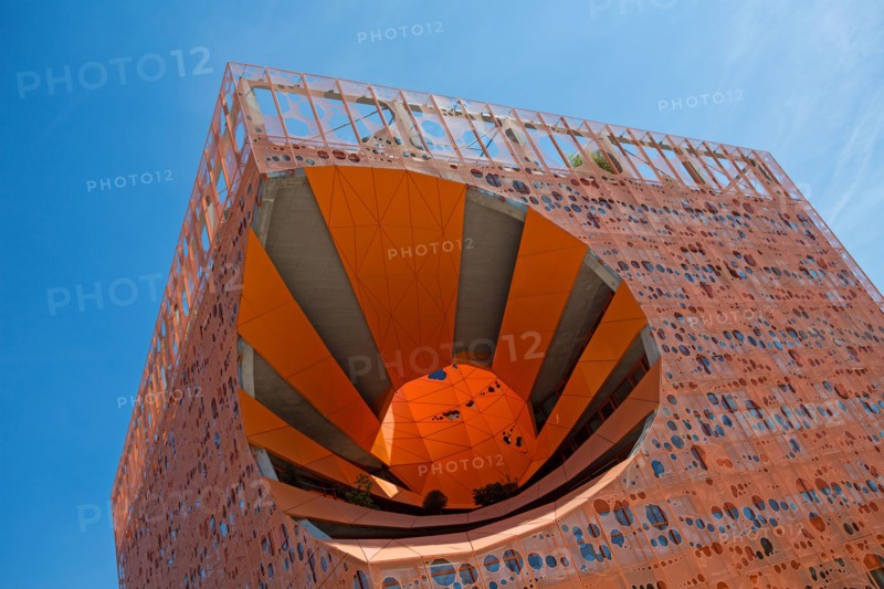 Lyon, Immeuble "Le Cube Orange" dans le quartier Confluence