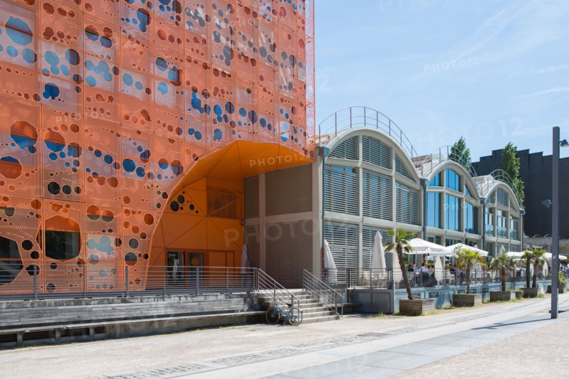 Lyon, Immeuble "Le Cube Orange" dans le quartier Confluence