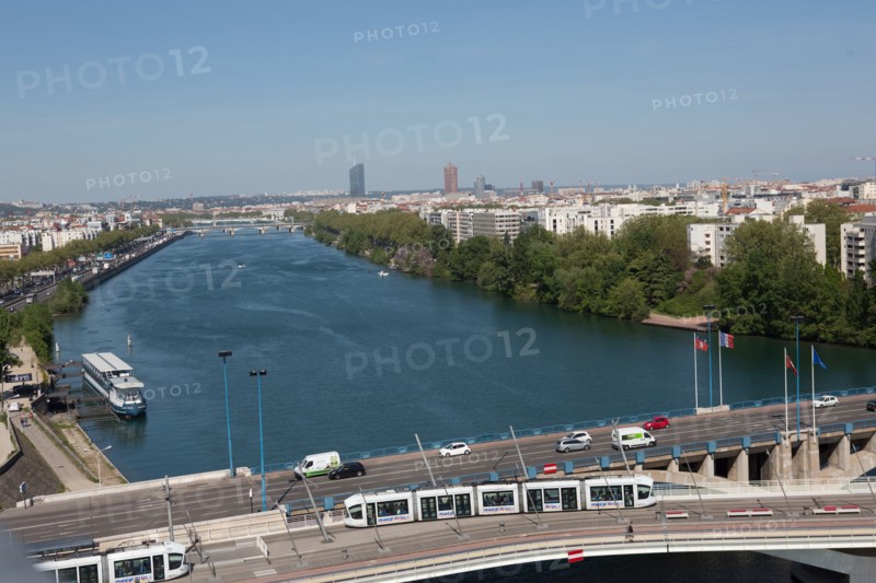 Lyon, Pont Raymond Barre vu depuis le musee des Confluences