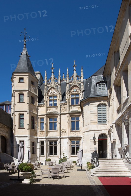 Rouen, Hôtel de Bourgtheroulde