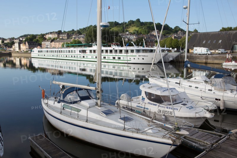 Honfleur, embarcadère des bateaux de croisière