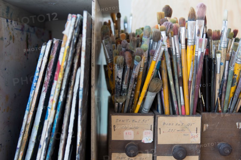 Paris, Atelier Elzevir, palettes and brushes