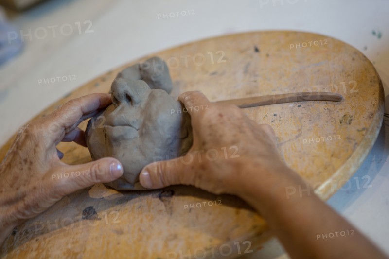 Paris, Atelier Elzevir, visage sculpté