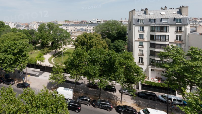 Paris, vue sur le 45 boulevard des Invalides