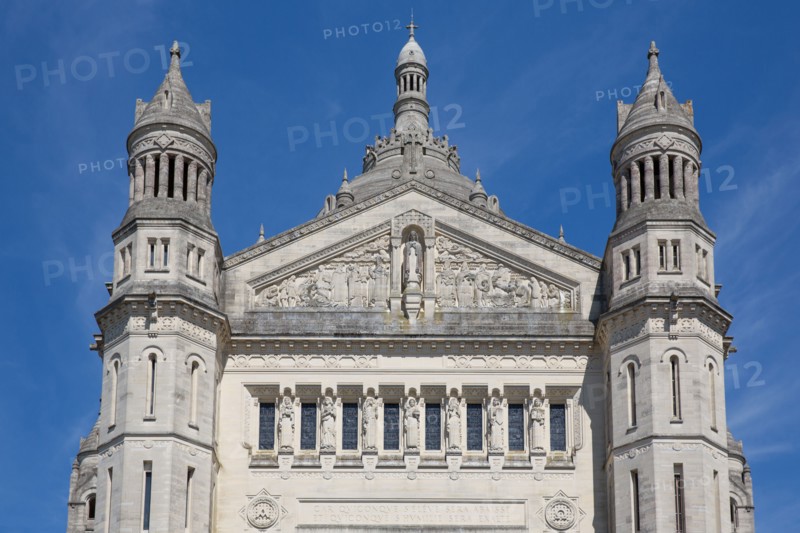 Basilique Sainte-Thérèse de Lisieux