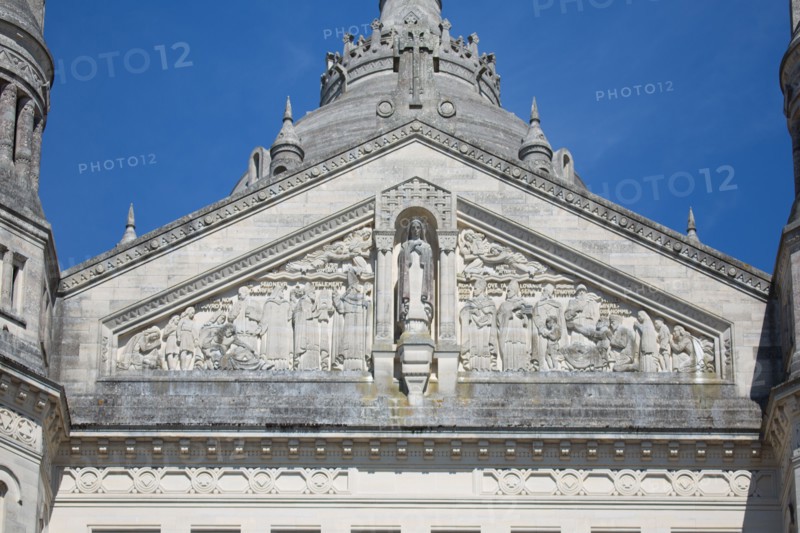 Basilique Sainte-Thérèse de Lisieux