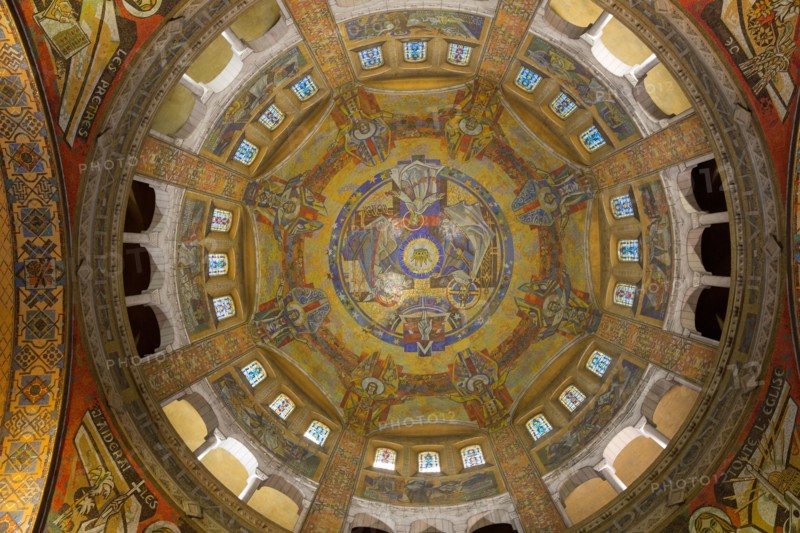 Basilique Sainte-Thérèse de Lisieux, coupole