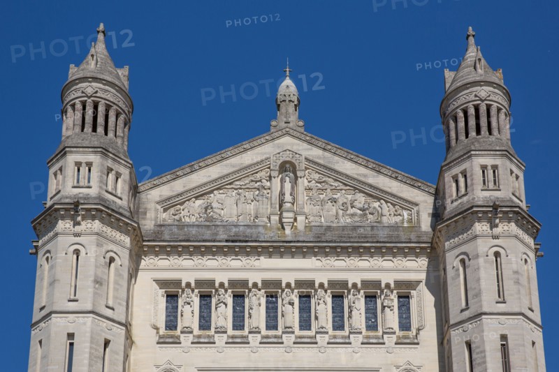 Basilique Sainte-Thérèse de Lisieux