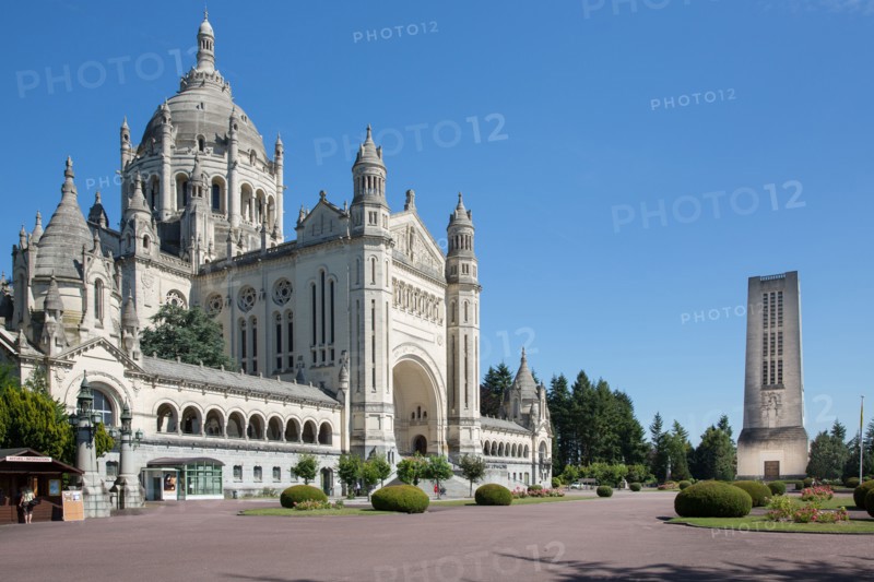 Basilique Sainte-Thérèse de Lisieux