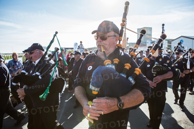 Défilé folklorique à Saint-Guénolé, Finistère Sud