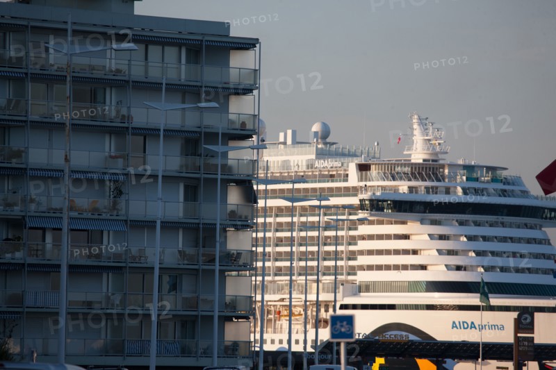 Paquebot de croisière AIDA dans le port du Havre