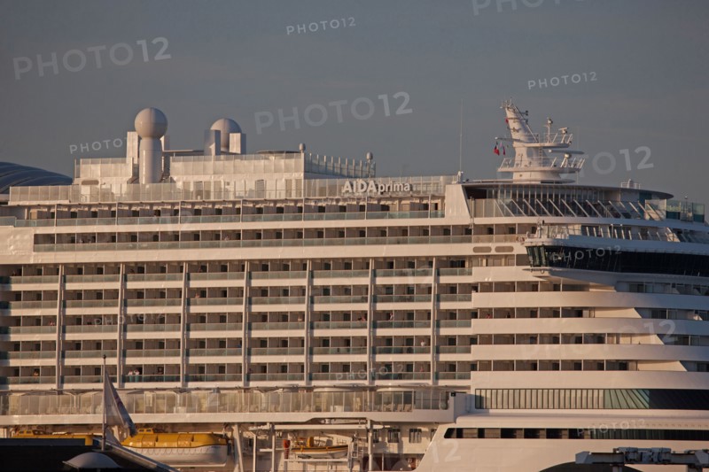 Paquebot de croisière AIDA dans le port du Havre