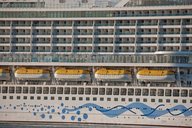 Paquebot de croisière AIDA dans le port du Havre