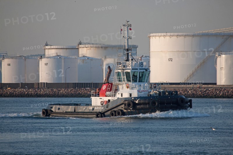 Le remorqueur Barfleur dans le port du Havre